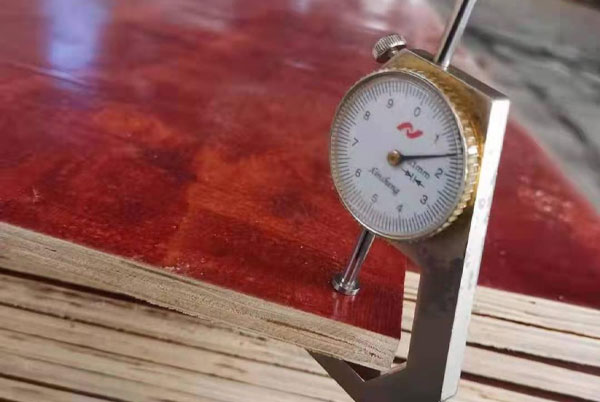 Phenolic Glue Mirror Face Construction Plywood – Waterproof Pine Face Formwork
